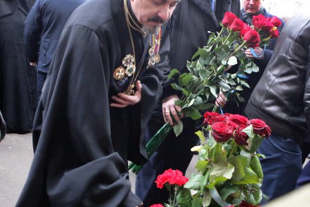 Одесситы почтили память погибших в бою под Крутами (фоторепортаж)