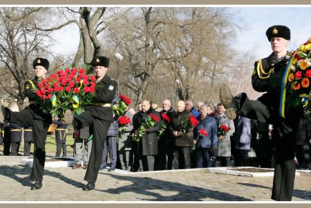 6 свечей как 6 миллионов: в Одессе почтили память жертв Холокоста (фоторепортаж)