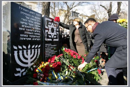 6 свечей как 6 миллионов: в Одессе почтили память жертв Холокоста (фоторепортаж)