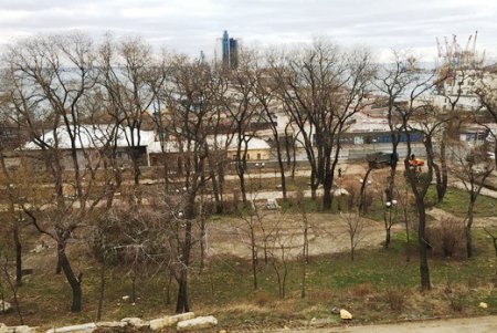 Работы по завершению оформления парадного въезда в Одессу не прекращаются (фото, видео)