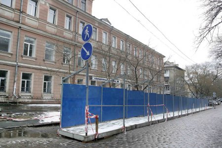 «Чайный квартал» Одессы препарируют под новоделы (фоторепортаж)