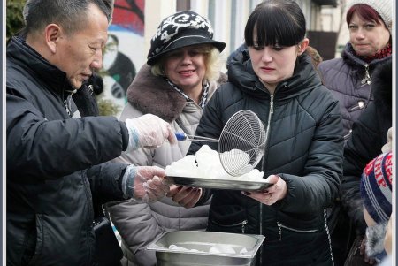 Одесситы встречают Новый год по-китайски (фоторепортаж)