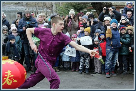 Одесситы встречают Новый год по-китайски (фоторепортаж)