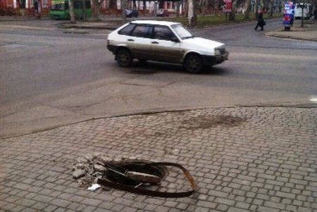 В Одессе за месяц восстановили свыше сотни смотровых колодцев