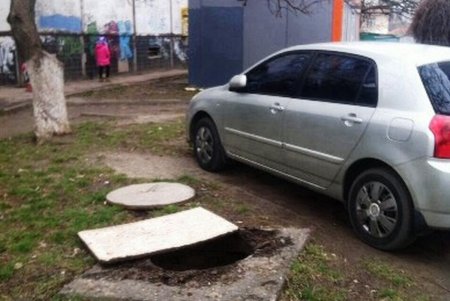 В Одессе за месяц восстановили свыше сотни смотровых колодцев