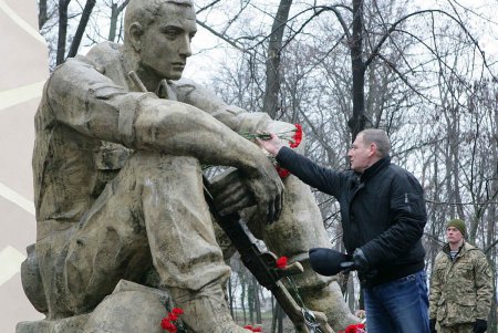 Сегодня в Одессе вспоминали воинов, жизнь отдавших на чужбине (фоторепортаж) 