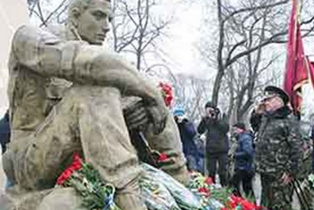 Сегодня в Одессе вспоминали воинов, жизнь отдавших на чужбине (фоторепортаж) 