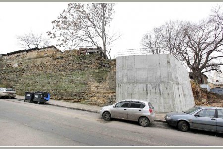 В старой Одессе выросла несокрушимая Скидановская стена (фоторепортаж)