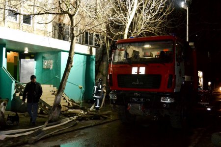 Ночной пожар на Котовского: спасатели эвакуировали 28 жильцов многоквартирного дома (фото, видео)