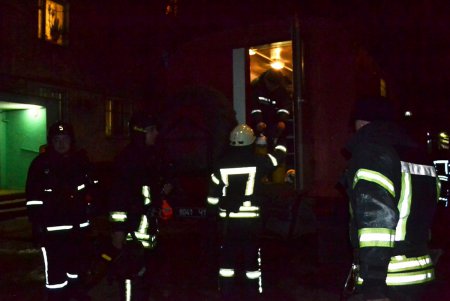 Ночной пожар на Котовского: спасатели эвакуировали 28 жильцов многоквартирного дома (фото, видео)
