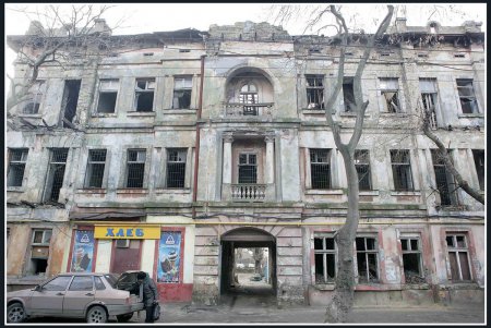Пересыпь по потертой памяти все еще обожает Костю-моряка (фоторепортаж) 