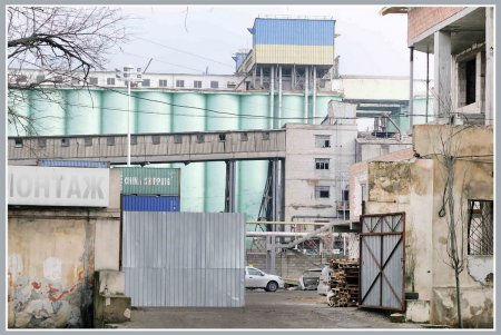 Пересыпь по потертой памяти все еще обожает Костю-моряка (фоторепортаж) 