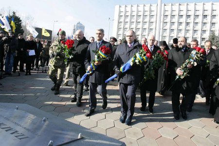 В Одессе почтили память Героев Небесной сотни (фоторепортаж)