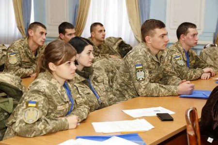 Одесских курсантов не только кормят, но и обучают по стандартам НАТО (фото)