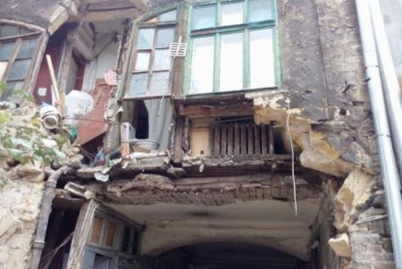 В Одессе после обвала восстанавливают жилой дом на Степовой (фото)