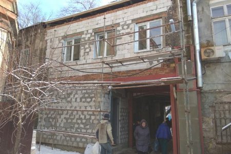 В Одессе после обвала восстанавливают жилой дом на Степовой (фото)