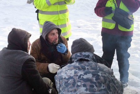 Человечность: в Одессе разворачивают пункты обогрева людей (фоторепортаж)