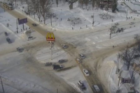 Дорожную обстановку в заснеженной Одессе можно наблюдать онлайн (фото)