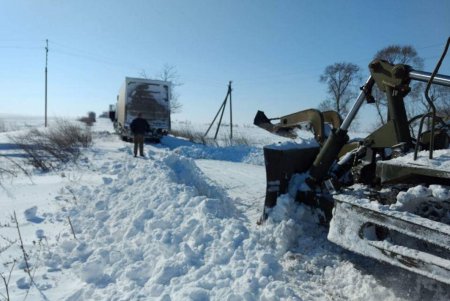 Движение транспорта возобновлено на двух региональных трассах (фото, обновлено)