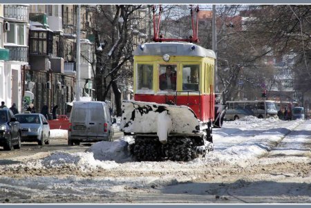 В Одессу весна пришла с морозом и солнцем, но не чудесным днем (фоторепортаж)