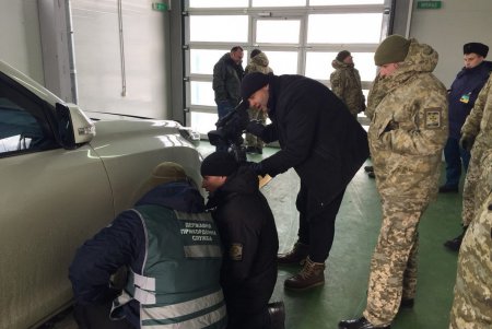 Осторожно, фальшивка: одесских стражей границы учили распознавать поддельные паспорта (фото)