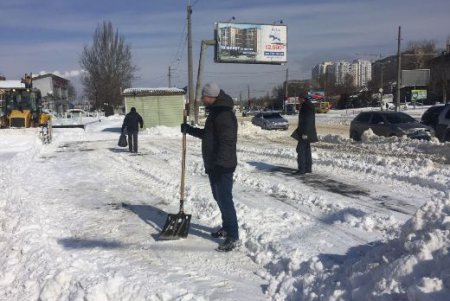 В Одессе за не качественную уборку снега составлено 34 админпротокола (фото) 