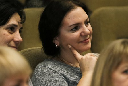 Милым женщинам к 8 Марта: подарки, поздравления, цветы и концерт Арсена Мирзояна (фото)
