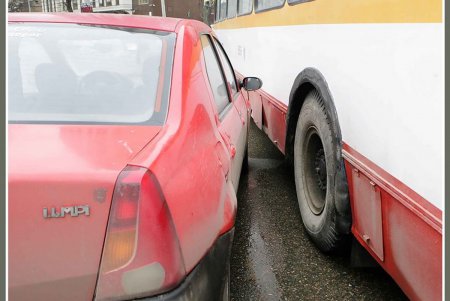 Автохамы беспредельничают (фоторепортаж)