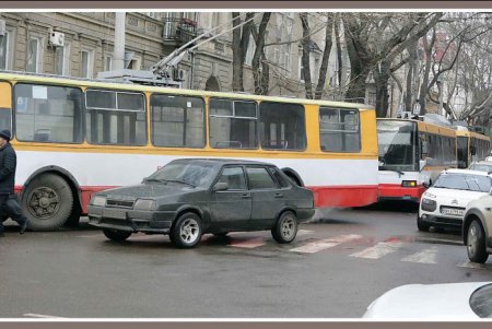 Автохамы беспредельничают (фоторепортаж)