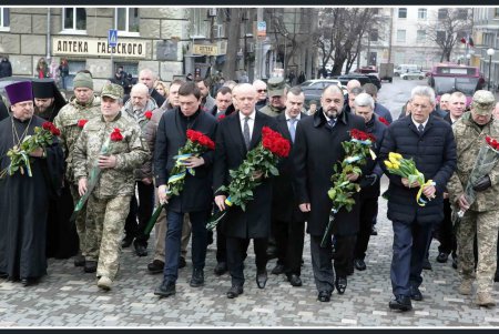 Одесситы отметили годовщину со дня рождения Великого Кобзаря (фоторепортаж)