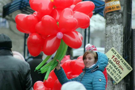 В Одессу прибыли цветные посланцы поздней весны (фоторепортаж)
