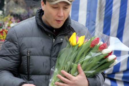 В Одессу прибыли цветные посланцы поздней весны (фоторепортаж)