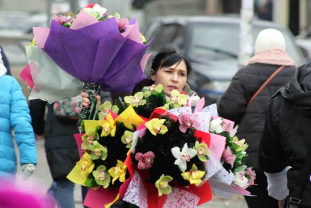 В Одессу прибыли цветные посланцы поздней весны (фоторепортаж)