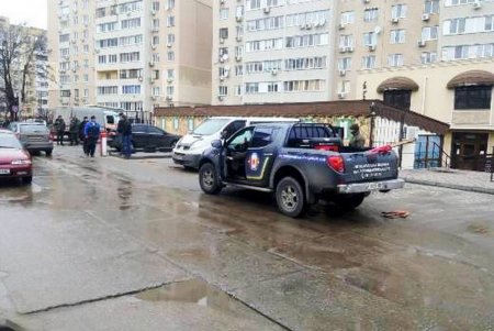 В Одессе демонтировали почти сотню металлических препятствий для парковки (фото)