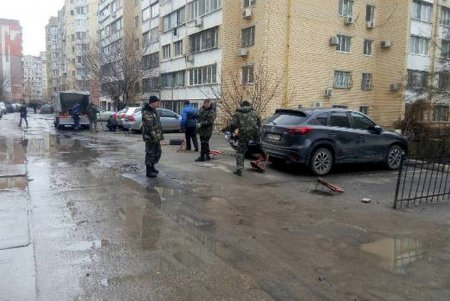 В Одессе демонтировали почти сотню металлических препятствий для парковки (фото)