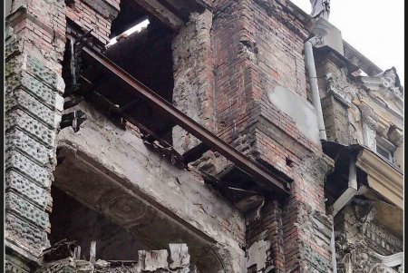 Самый многострадальный одесский дом узнал имя своего неотложного «доктора» (фоторепортаж)