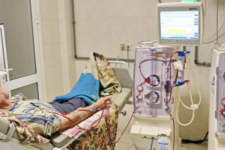 Сотня одесситов с тяжелой почечной недостаточностью бесплатно проходят процедуру гемодиализа и получают медикаменты (фото)