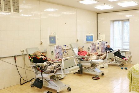 Сотня одесситов с тяжелой почечной недостаточностью бесплатно проходят процедуру гемодиализа и получают медикаменты (фото)