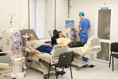 Сотня одесситов с тяжелой почечной недостаточностью бесплатно проходят процедуру гемодиализа и получают медикаменты (фото)
