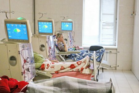 Сотня одесситов с тяжелой почечной недостаточностью бесплатно проходят процедуру гемодиализа и получают медикаменты (фото)