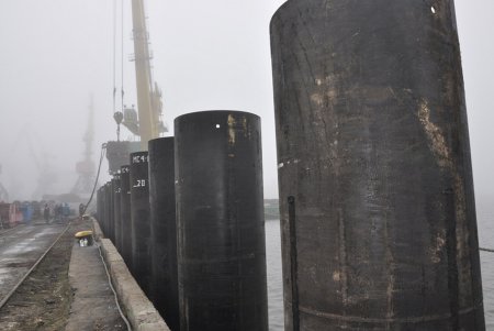 В Одесском порту проводится реконструкция одного из старейших причалов (фото)