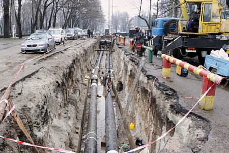 На Канатной успешно заменен аварийный участок теплосети (фото)