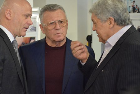 Зарубежные дипломаты побывали на рабочих местах новой мэрии Одессы (фото)