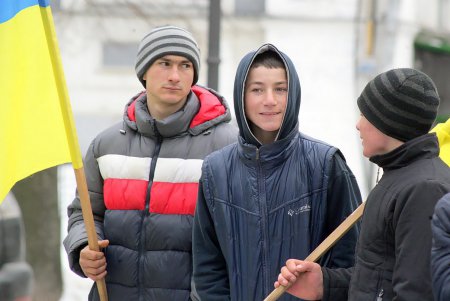 Возмущенные наследники Кости-рыбака пришли посмотреть в глаза одесских прокуроров (фоторепортаж)