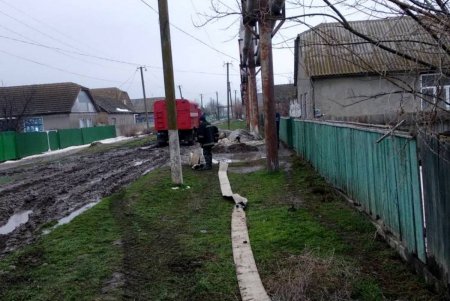 Спасатели ликвидируют последствия подтопления на юге Одесской области 
