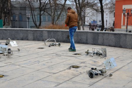 Городские фонтаны готовятся к сезону не менее своего знаменитого собрата — Большого Фонтана (фото, видео) 