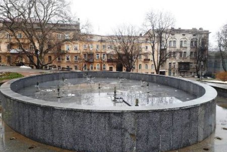 Городские фонтаны готовятся к сезону не менее своего знаменитого собрата — Большого Фонтана (фото, видео) 
