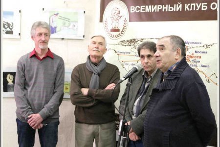 Мастер-КОК представил тонкому ценителю юмора всю гамму своего цвето-вкусового мировосприятия (фоторепортаж)