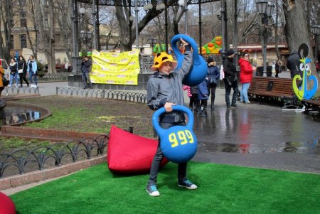 В Одесском Горсаду сегодня стра-а-а-шно смешно (фото)