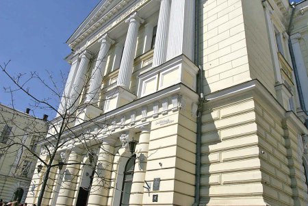 Архитектурная роскошь медицинского университета на пути между прошлым и моргом (печальный фотовзгляд)